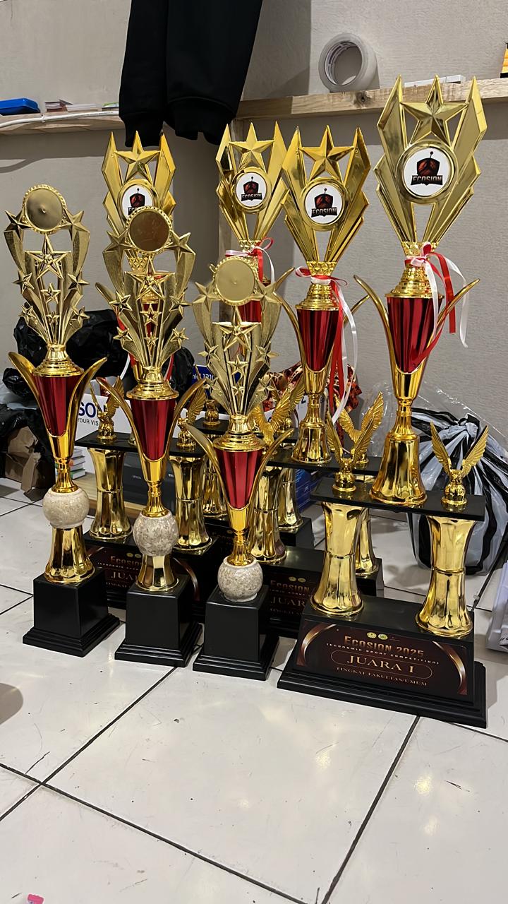 Piala dan trofi kejuaraan custom