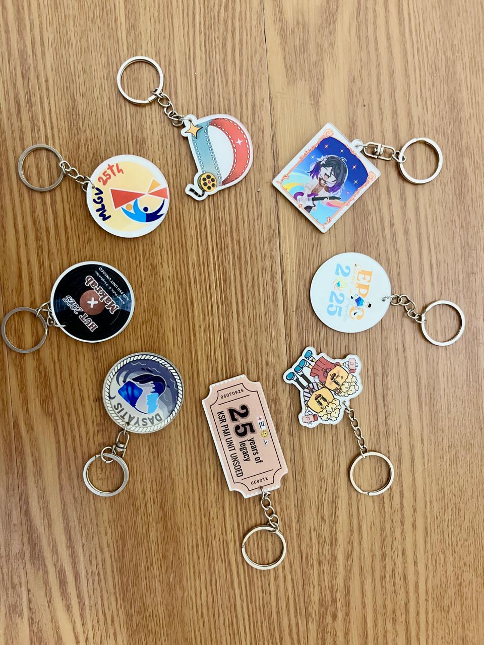 Koleksi gantungan kunci merchandise