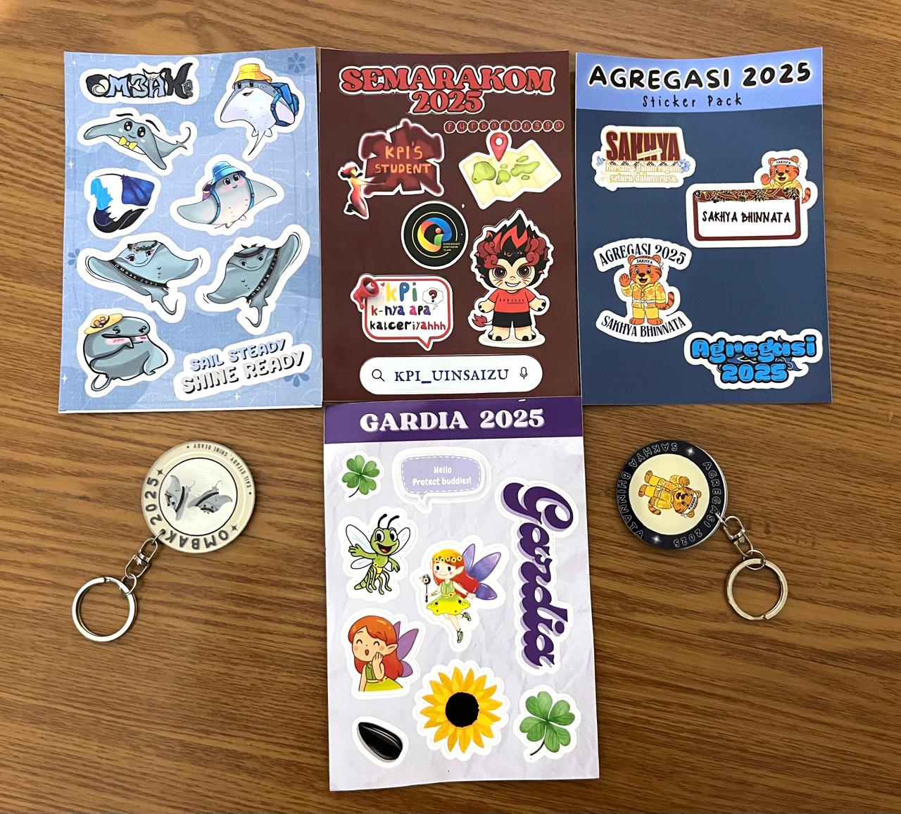 Paket bundling stiker dan keychain